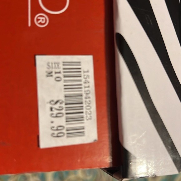 Size 10 red sparkly heels - Picture 5 of 6